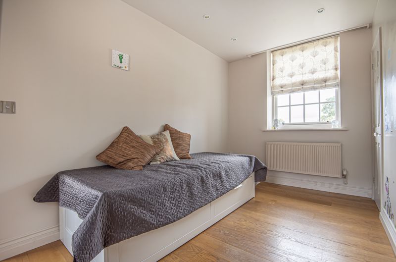 Third bedroom- click for photo gallery